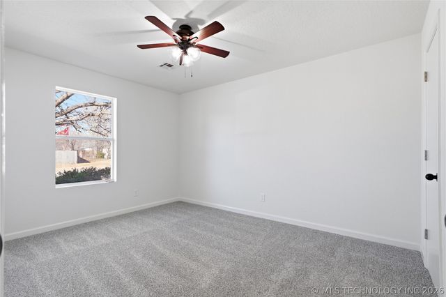 10318 E 116th Street N, Owasso, OK 74021