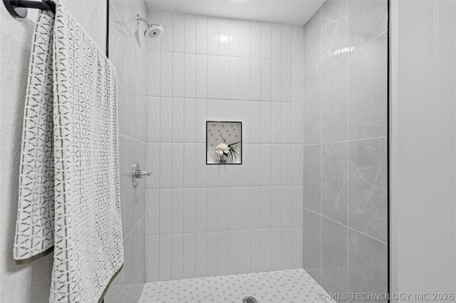 10318 E 116th Street N, Owasso, OK 74021