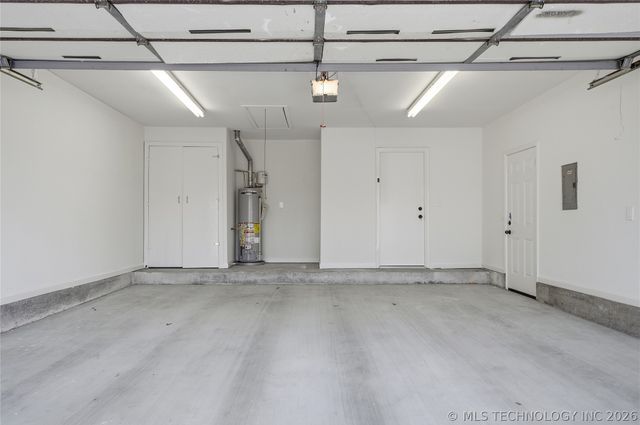 10318 E 116th Street N, Owasso, OK 74021