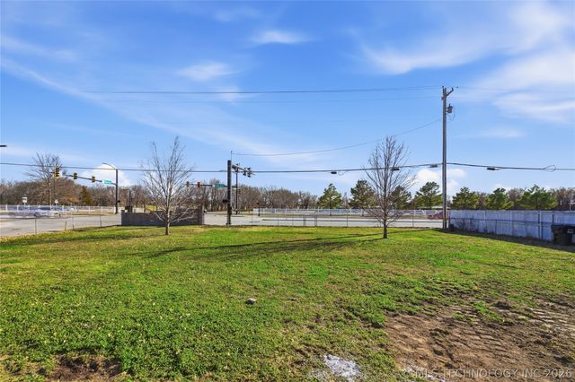 10318 E 116th Street N, Owasso, OK 74021