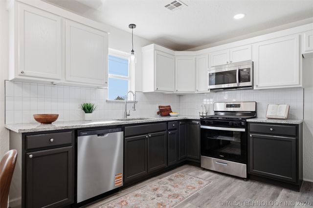 10318 E 116th Street N, Owasso, OK 74021