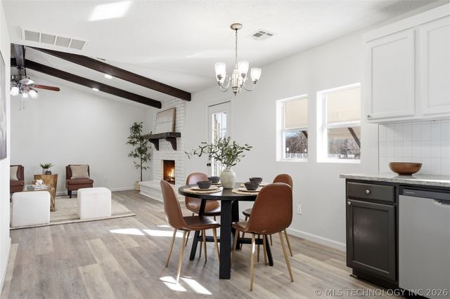 10318 E 116th Street N, Owasso, OK 74021