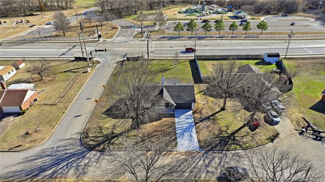 10318 E 116th Street N, Owasso, OK 74021