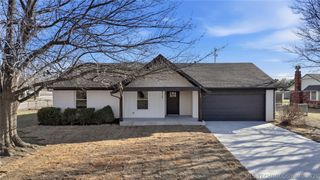 10318 E 116th Street N, Owasso, OK 74021
