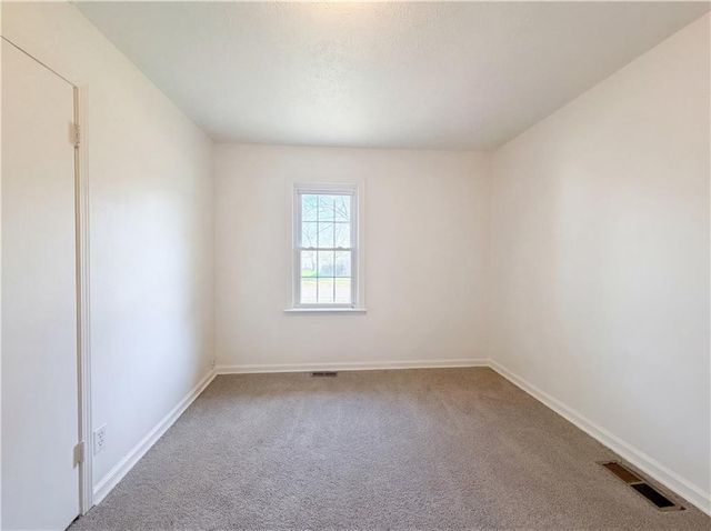 410 B Street, Belton, MO 64012