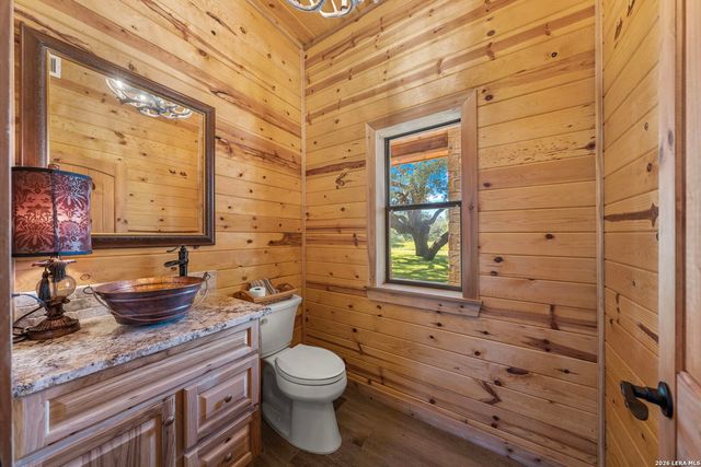 3355 Jim Brite Rd, Pleasanton, TX 78064