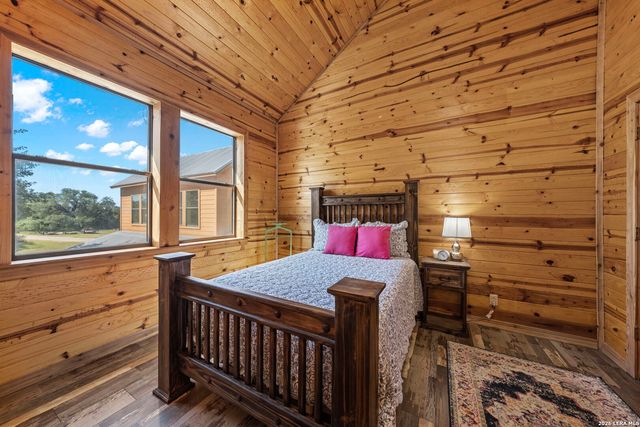 3355 Jim Brite Rd, Pleasanton, TX 78064