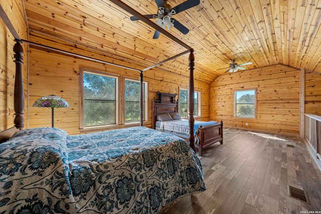 3355 Jim Brite Rd, Pleasanton, TX 78064