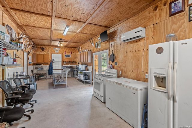3355 Jim Brite Rd, Pleasanton, TX 78064