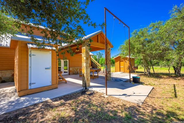 3355 Jim Brite Rd, Pleasanton, TX 78064