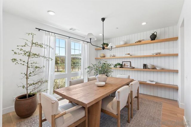 2984 Hayloft Pl, Escondido, CA 92029