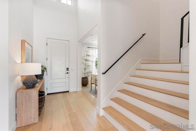 2984 Hayloft Pl, Escondido, CA 92029