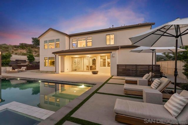 2984 Hayloft Pl, Escondido, CA 92029