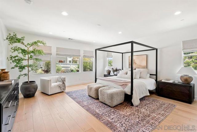 2984 Hayloft Pl, Escondido, CA 92029