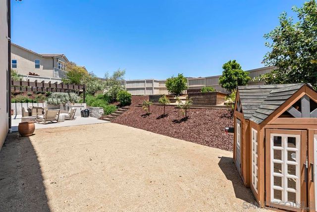 2984 Hayloft Pl, Escondido, CA 92029