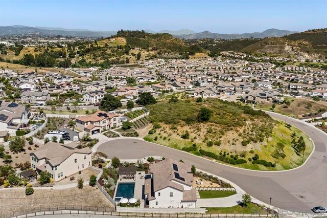 2984 Hayloft Pl, Escondido, CA 92029