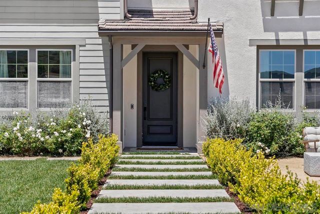 2984 Hayloft Pl, Escondido, CA 92029