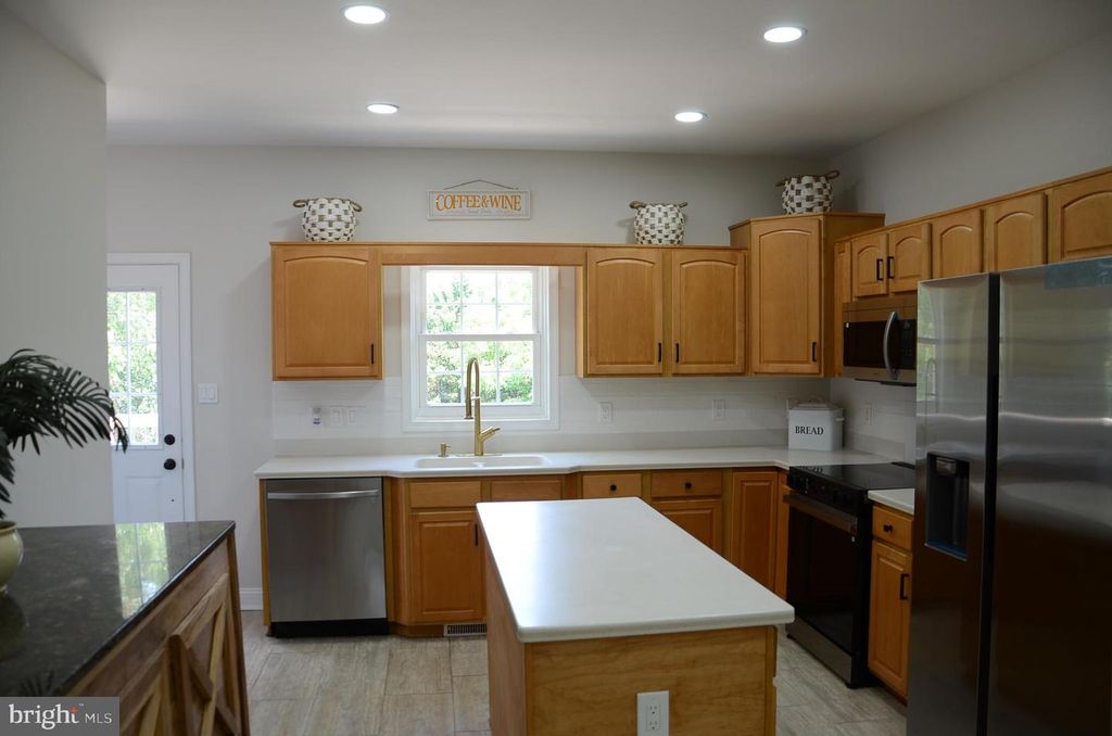 11805 WHITE PINE DR, Hagerstown, MD 21740
