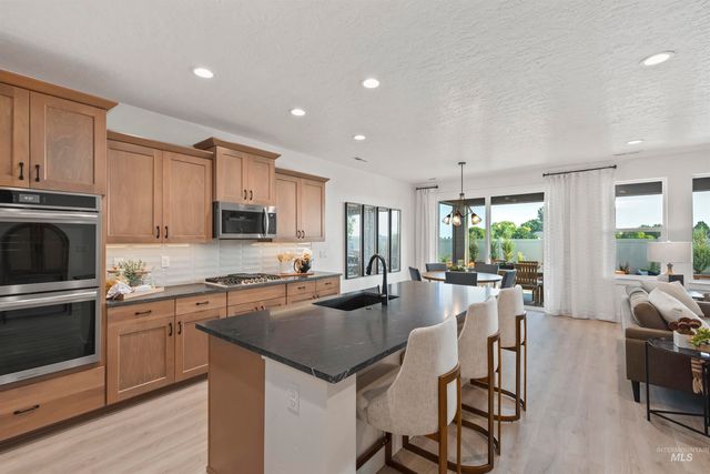 6091 W Parachute Dr, Meridian, ID 83646