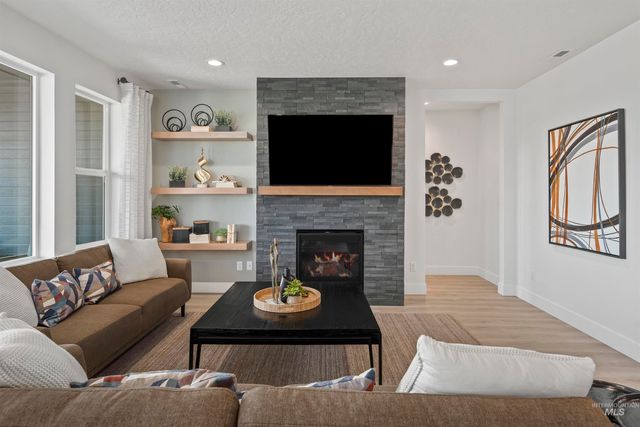 6091 W Parachute Dr, Meridian, ID 83646