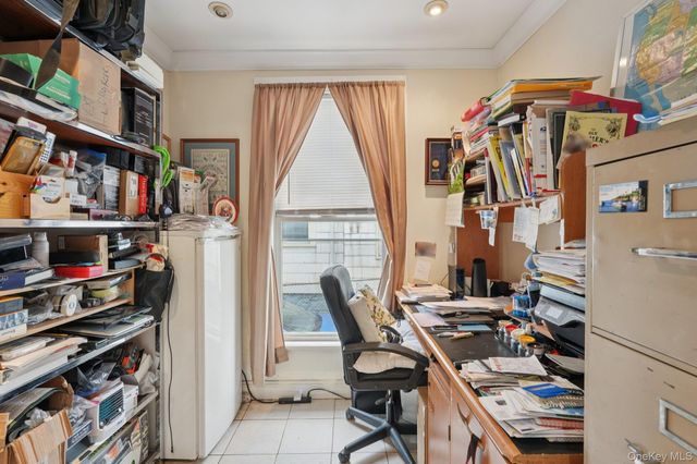 39 N 10th Avenue, Mount Vernon, NY 10550