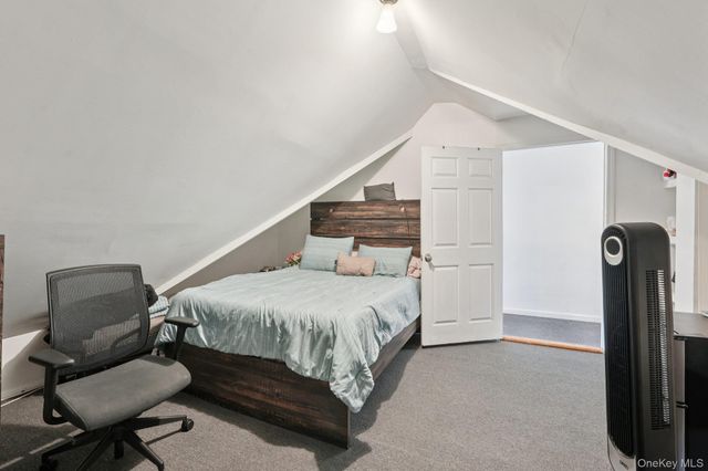 39 N 10th Avenue, Mount Vernon, NY 10550