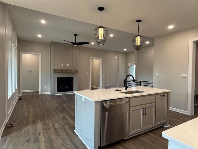 31421 W 85th Terrace, De Soto, KS 66018