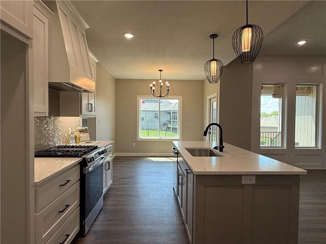 31421 W 85th Terrace, De Soto, KS 66018