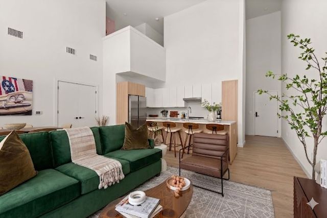 635 7th Ave S Apt 609, Nashville, TN 37203