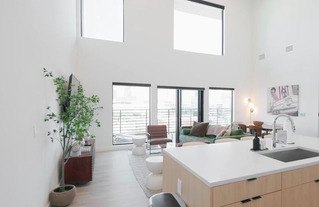635 7th Ave S Apt 609, Nashville, TN 37203