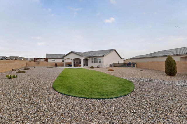 2172 Solara Loop NE, Rio Rancho, NM 87144