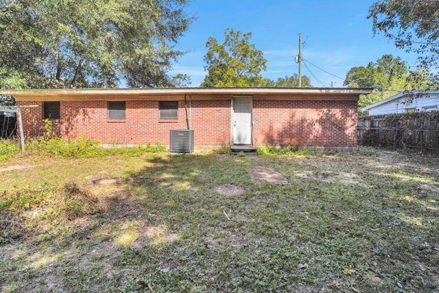 6423 Julia Drive, Milton, FL 32570