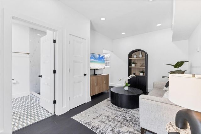 35 AEGEAN AVENUE, Tampa, FL 33606