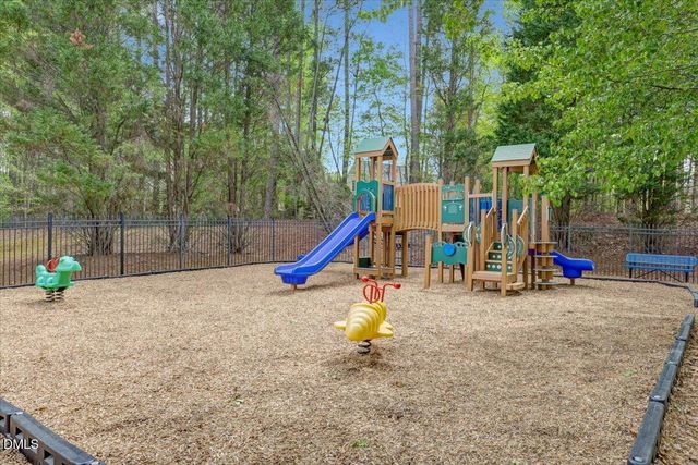 100 Strawthorne Court, Apex, NC 27502