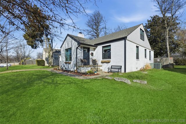 2117 S Delaware Court, Tulsa, OK 74114