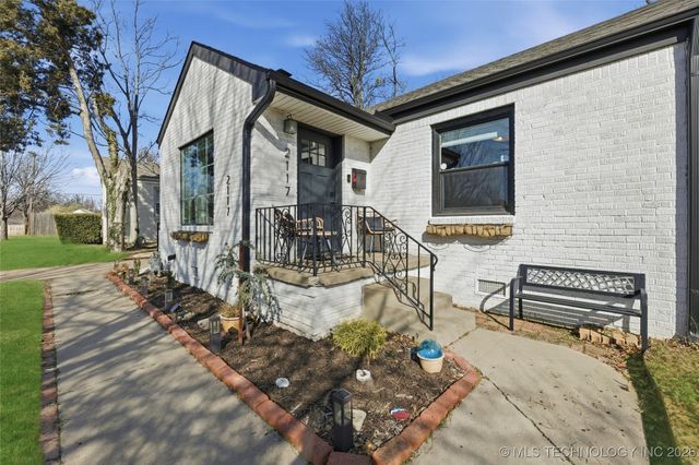 2117 S Delaware Court, Tulsa, OK 74114