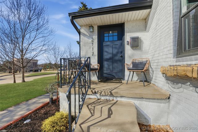 2117 S Delaware Court, Tulsa, OK 74114