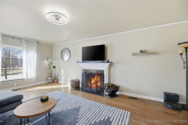 2117 S Delaware Court, Tulsa, OK 74114