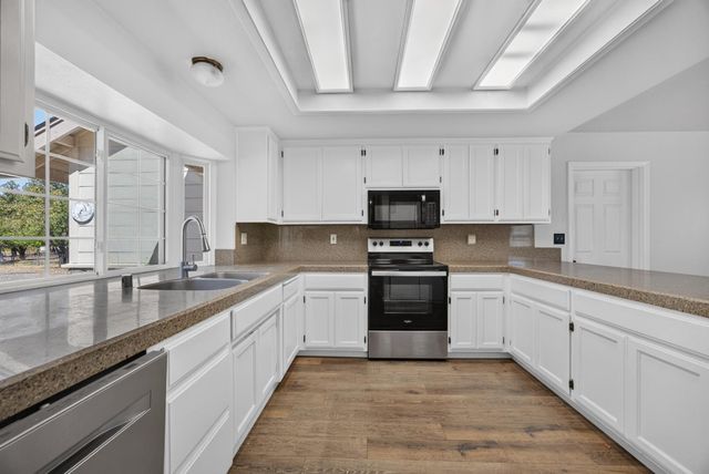 3663 Many Oaks Ln, Shingle Springs, CA 95682