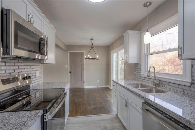 3303 N Mccoy Street, Independence, MO 64050