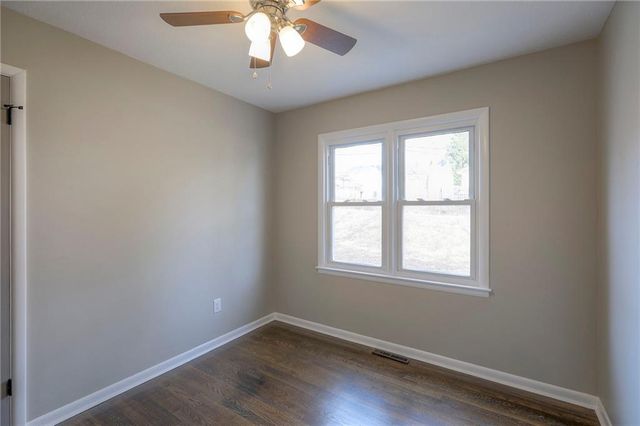 3303 N Mccoy Street, Independence, MO 64050