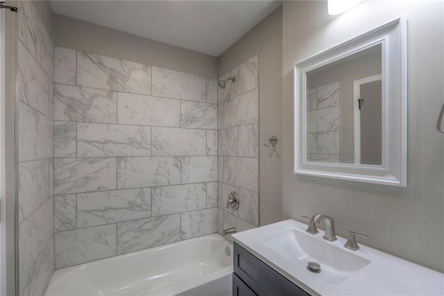 3303 N Mccoy Street, Independence, MO 64050