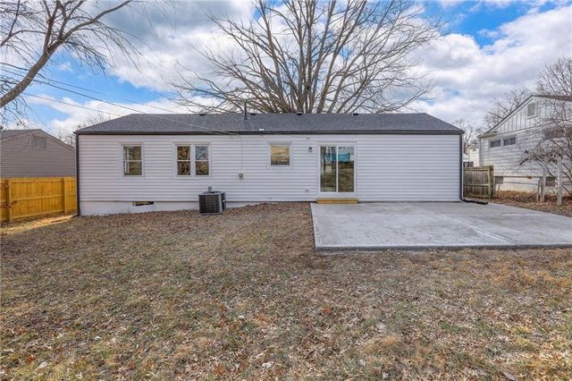 3303 N Mccoy Street, Independence, MO 64050