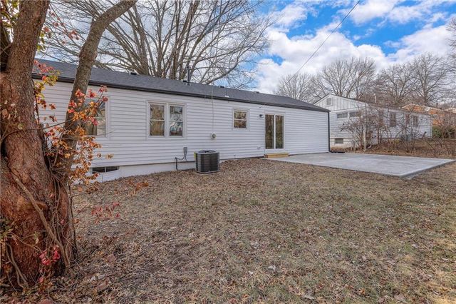 3303 N Mccoy Street, Independence, MO 64050