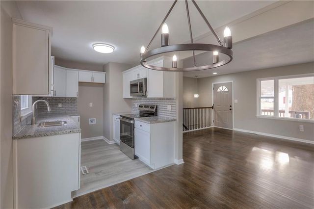 3303 N Mccoy Street, Independence, MO 64050