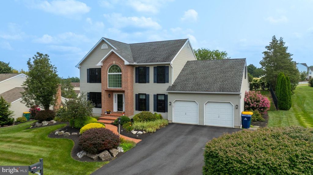 521 MARTINS RD, Reading, PA 19608