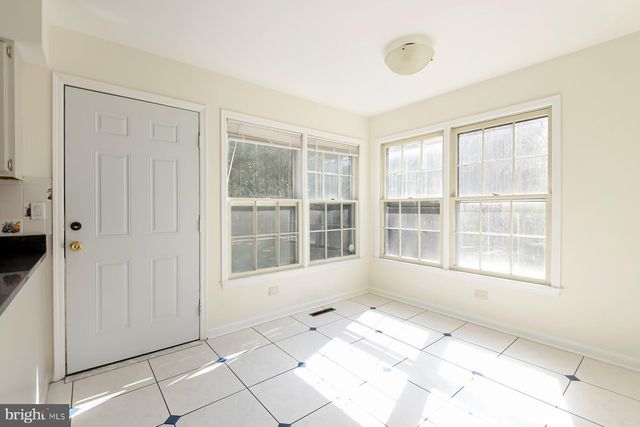 4 CEDAR CT, West Windsor, NJ 08550