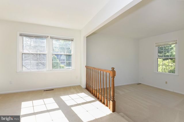 4 CEDAR CT, West Windsor, NJ 08550