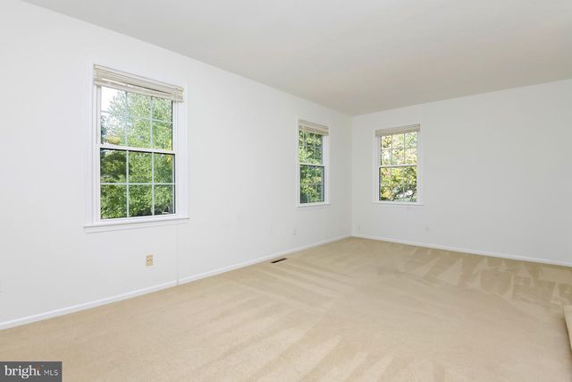 4 CEDAR CT, West Windsor, NJ 08550