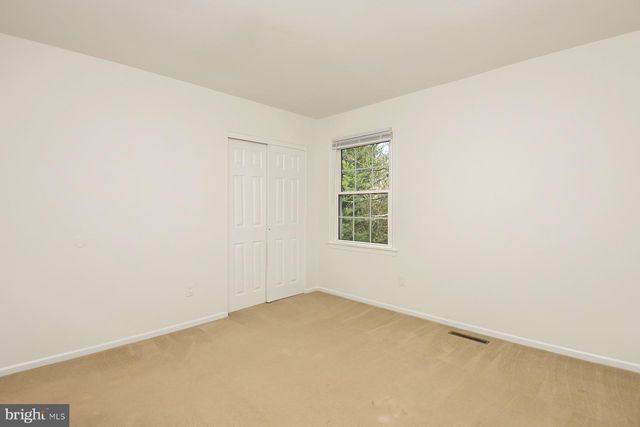 4 CEDAR CT, West Windsor, NJ 08550